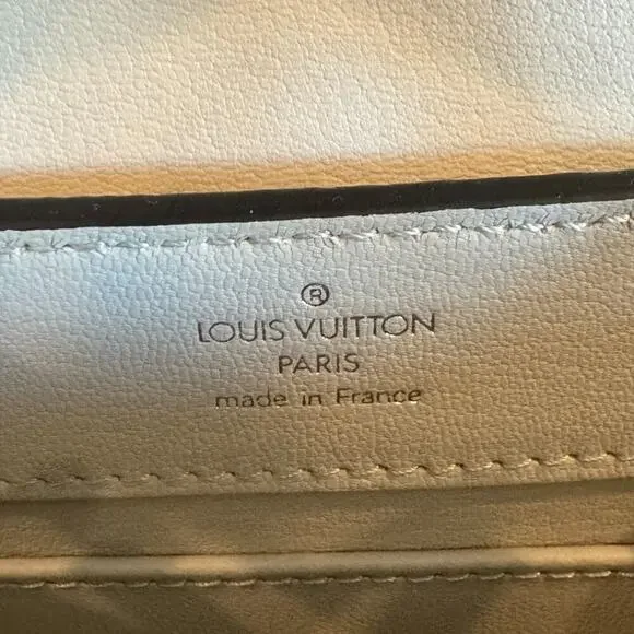EXTREMELY RARE NEW Louis Vuitton Gold Python Capucines Mini Bag Paris Exclusive - Picture 4 of 15